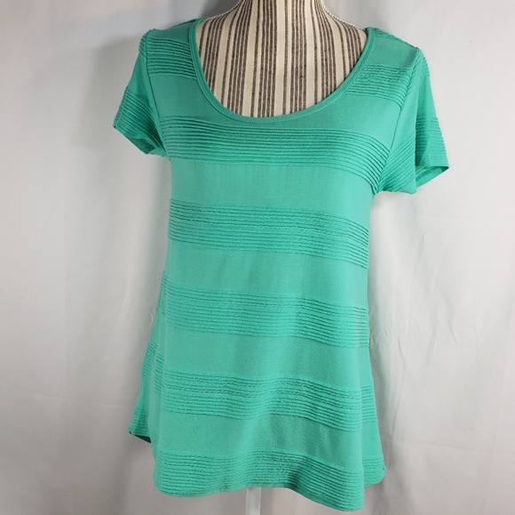 LuLaRoe Green Short Sleeve Hi-Lo Hem Top Size XSmall - Picture 1 of 7